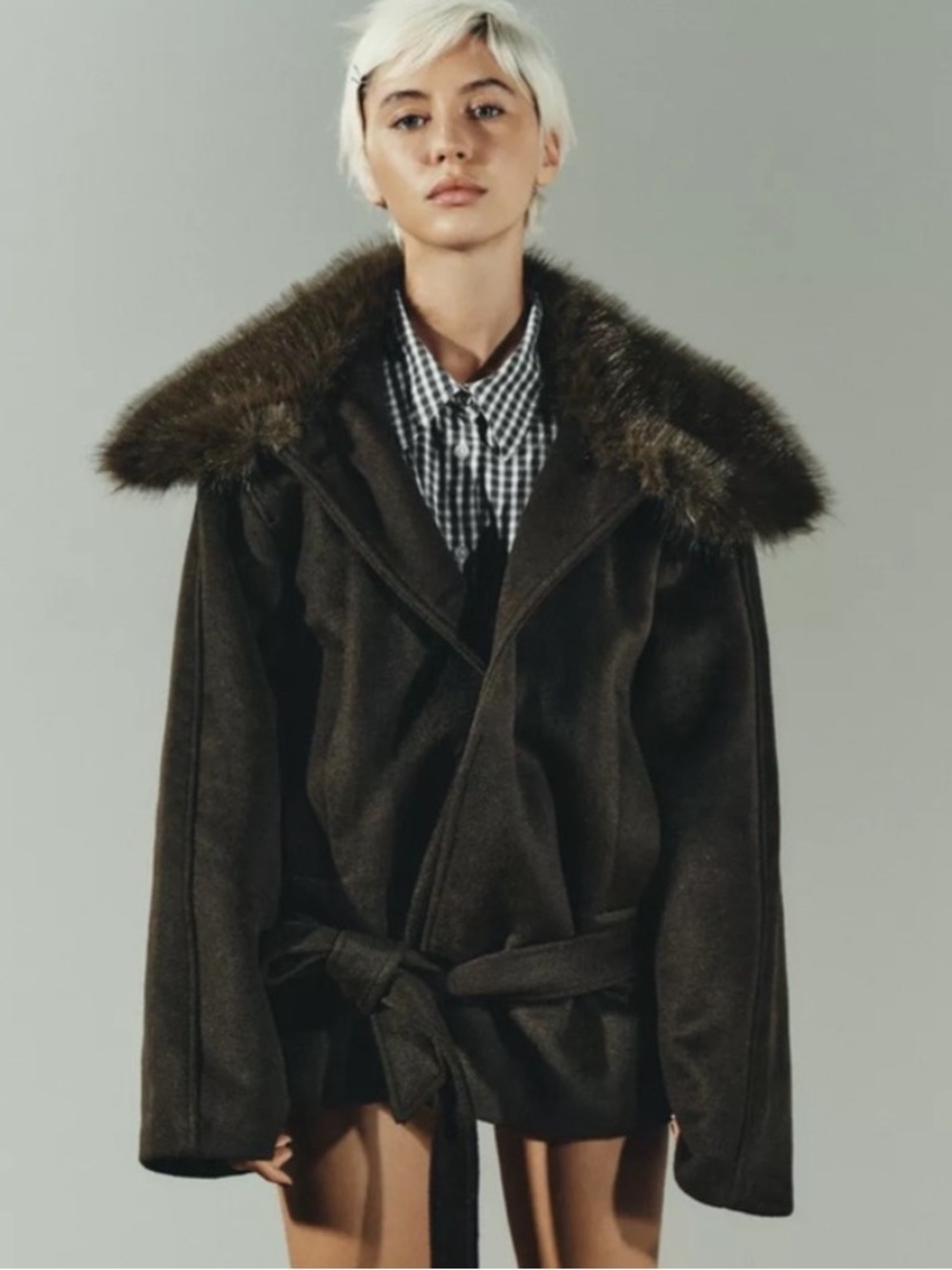 NEW ZARA WOOL BLEND COAT LUXURY WITH FAUX FUR COLLAR XS
🚨NO DISCOUNT